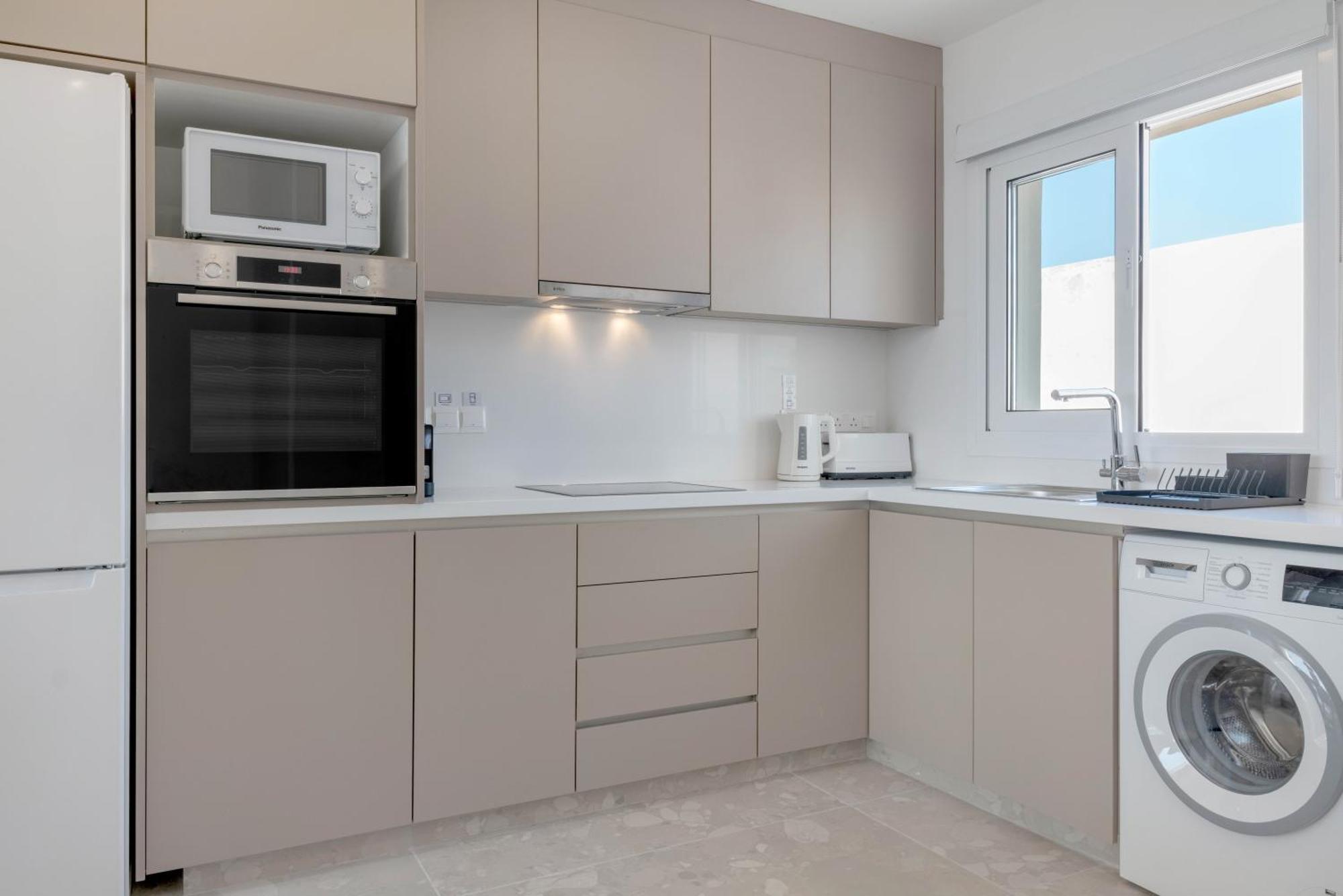 Phaedrus Living: Seaview Luxury Flat Limnaria 150 Apartment Пафос Екстериор снимка